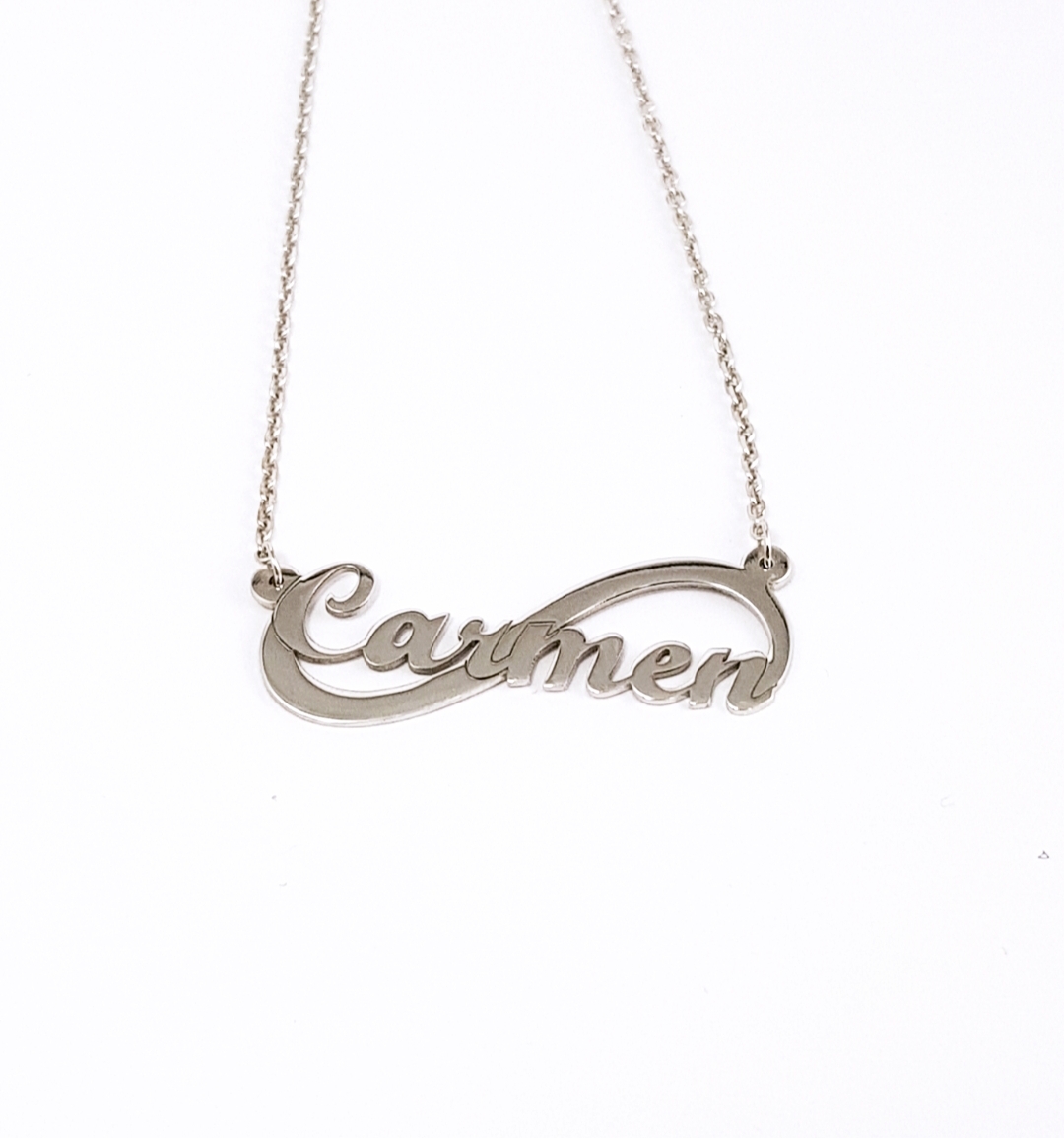 colateral gemelo Esperar Collar de plata y símbolo infinito personalizado con nombre para mujer.