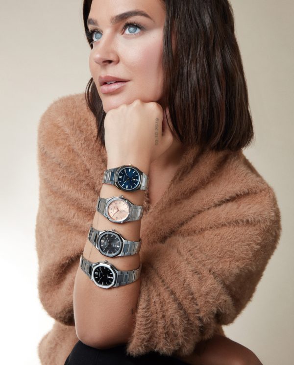 reloj-viceroy-mujer-coleccion-laura-escanes-brazalete-caja-acero-doble-bisel-ip-negro-cristal-zafiro-10-atm-movimiento-cuarzo-45000-53D5